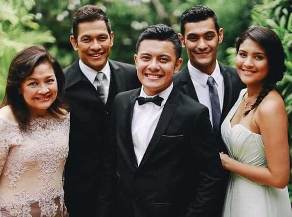 Paolo Valenciano, sumabog ang galit sa ilang reports patungkol sa sakit ng amang si Gary Valenciano Paolo Valenciano, sumabog ang galit sa ilang reports patungkol sa sakit ng amang si Gary Valenciano