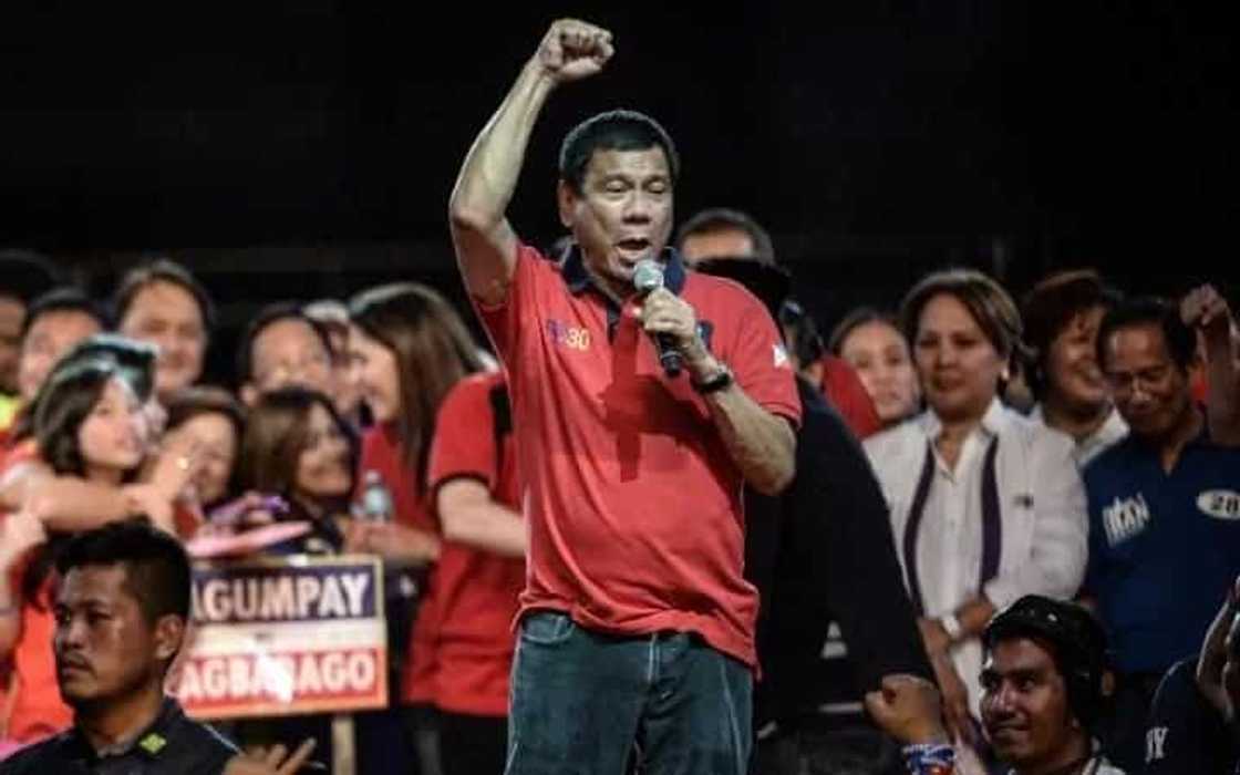 Duterte backs mayor who penalizes with ‘walk of shame’ Duterte backs mayor who penalizes with ‘walk of shame’