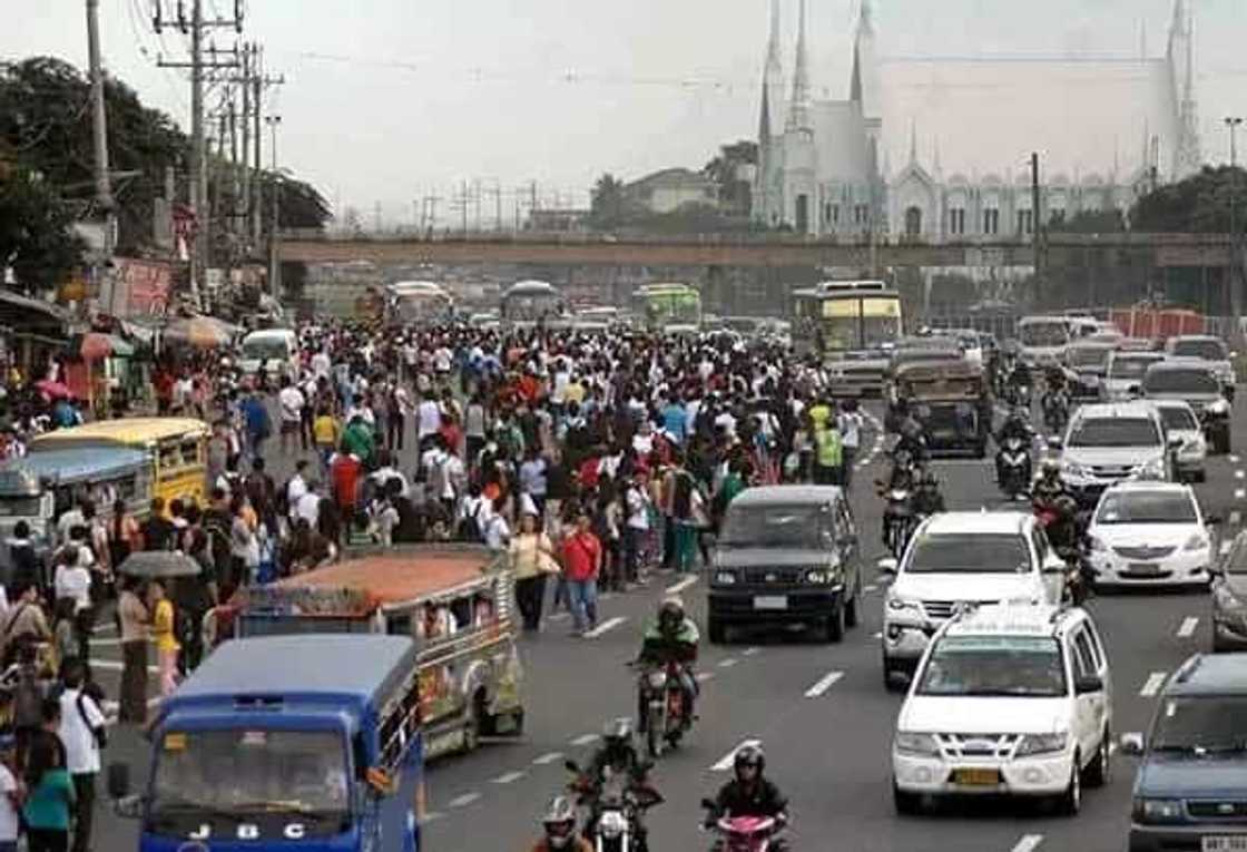 DOTr warns cancellation of franchise for jeepney operators and drivers who will join strike next week