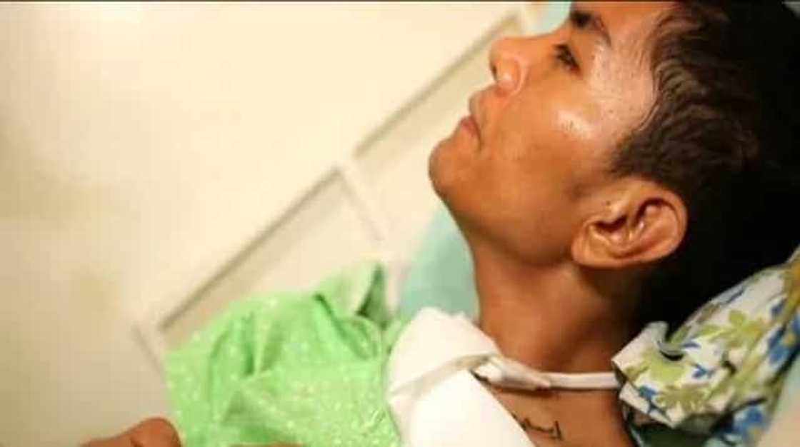 Filipino wife stands by husband in coma Filipino wife stands by husband in coma