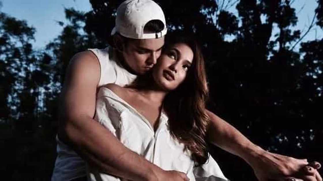 This is why Richard Gutierrez gave Sarah Lahbati a promise ring instead of an engagement ring! This is why Richard Gutierrez gave Sarah Lahbati a promise ring instead of an engagement ring!
