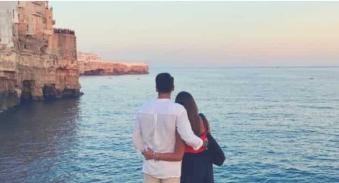 Dating kinasusuklamang kabit, nakabangon at nakatagpo ng lalaking di niya inaasahan magiging kanya Dating kinasusuklamang kabit, nakabangon at nakatagpo ng lalaking di niya inaasahan magiging kanya