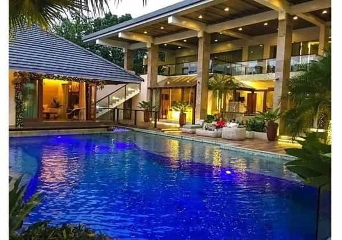 swimming-pool swimming-pool