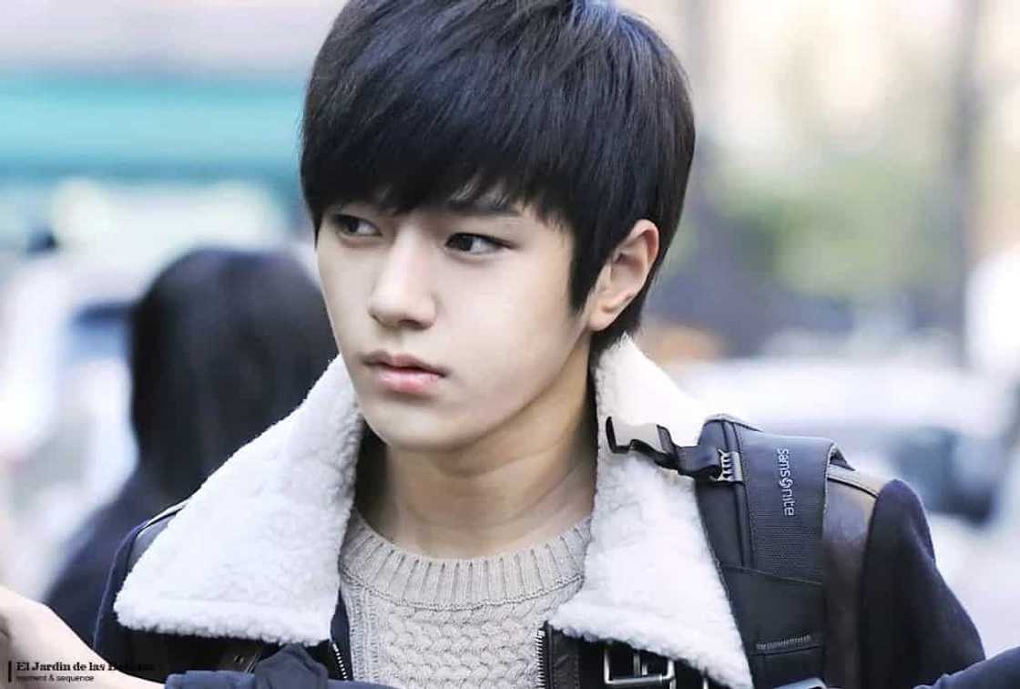 Top 10 most handsome K-Pop Idols of 2017 - These gorgeous heartthrobs are serenading all the ladies in the world. Top 10 most handsome K-Pop Idols of 2017 - These gorgeous heartthrobs are serenading all the ladies in the world.