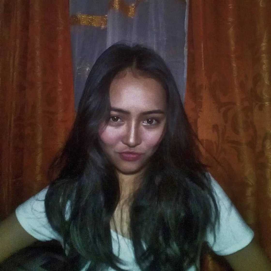 Agaw atensyon si Patricia Jhoy dahil sa sobrang hawig niya kay Kathryn Bernardo Agaw atensyon si Patricia Jhoy dahil sa sobrang hawig niya kay Kathryn Bernardo