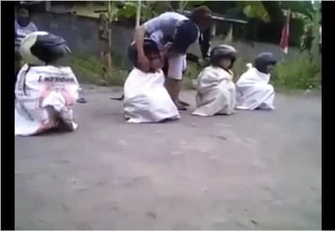 Modern sack race viral video laughed netizens’ heart out Modern sack race viral video laughed netizens’ heart out