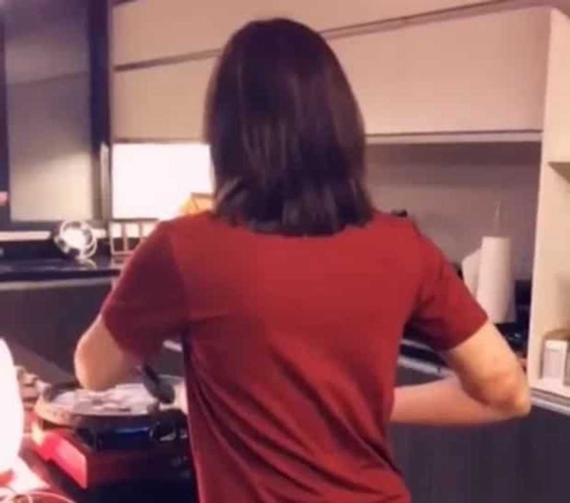 Anyare sa kanya? Janella Salvador seen with bad bruise on right arm after tweet about men who hurt women Anyare sa kanya? Janella Salvador seen with bad bruise on right arm after tweet about men who hurt women