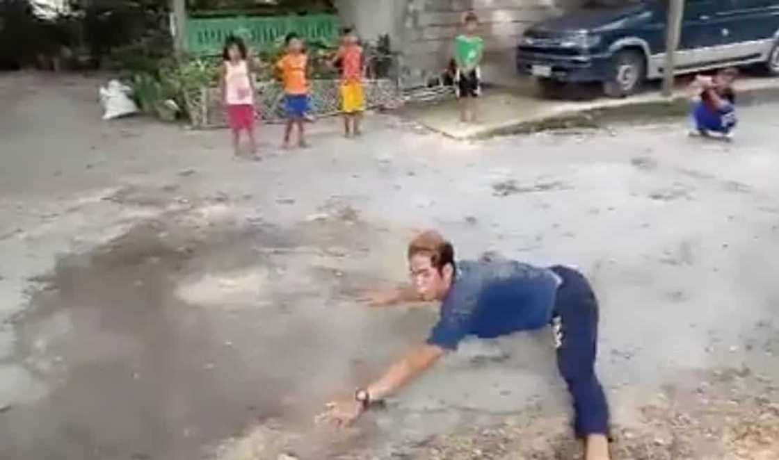 Friends play this old game with a twist and called it ‘Luksong Bakla’ Friends play this old game with a twist and called it ‘Luksong Bakla’