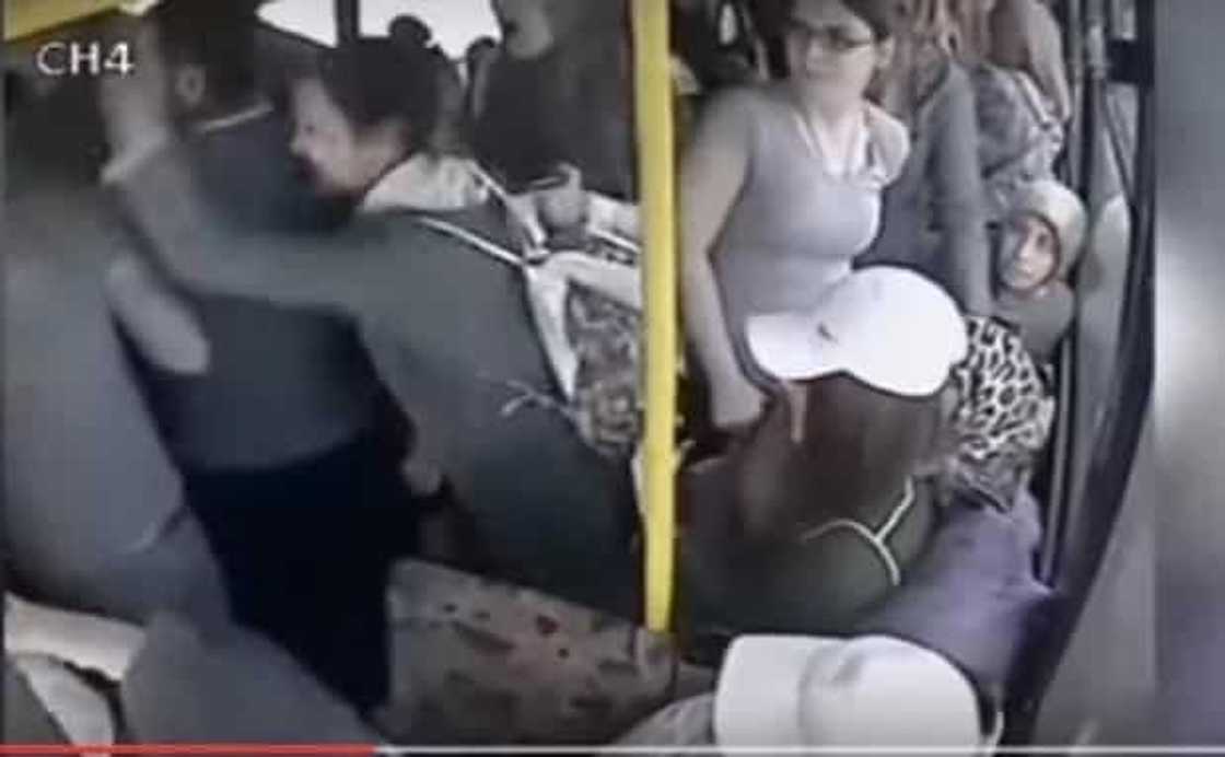 Women slap pervert repeatedly for showing private part on bus Women slap pervert repeatedly for showing private part on bus