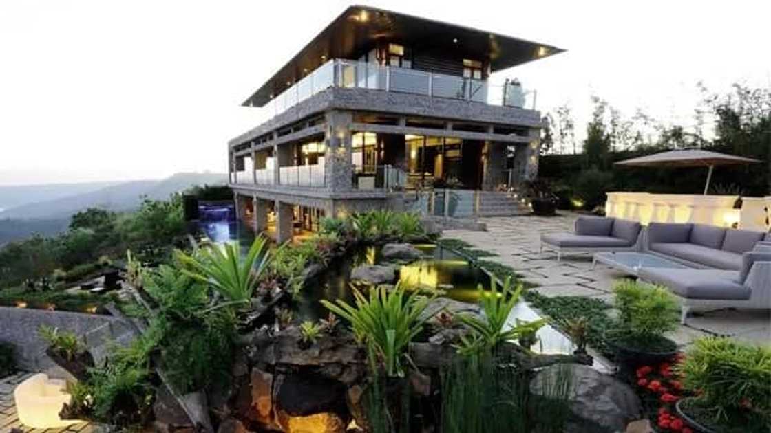Bahay o resort? Willie Revillame's hilltop Tagaytay mansion stuns netizens with its breathtaking beauty Bahay o resort? Willie Revillame's hilltop Tagaytay mansion stuns netizens with its breathtaking beauty