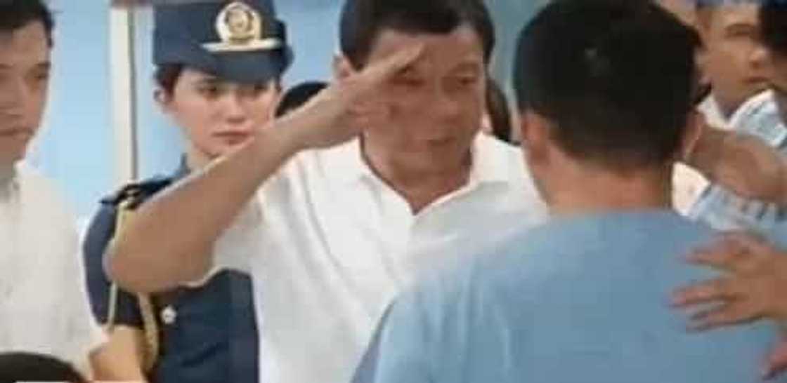 VIDEO: Duterte gets teary-eyed as he hugs a blind soldier VIDEO: Duterte gets teary-eyed as he hugs a blind soldier