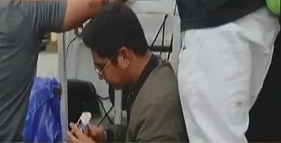 Coco Martin eats just like anybody else Coco Martin eats just like anybody else