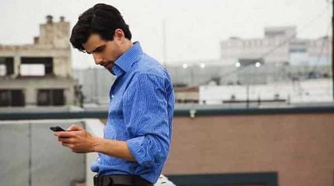 Your brains gets new waves when you text and it can kill you! Your brains gets new waves when you text and it can kill you!