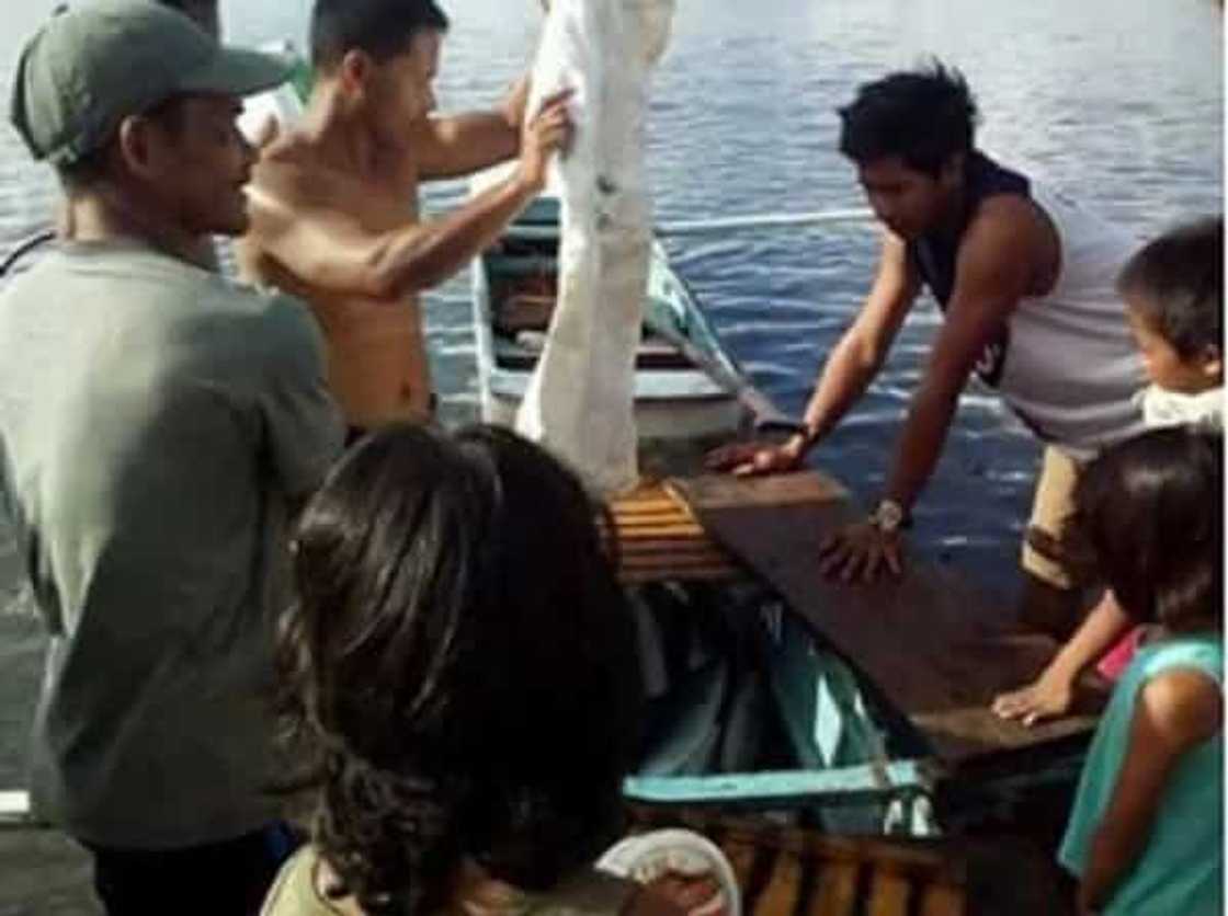 OFW Pinay, tiniis ang gutom pagdadamot ng pagkain ng amo huwag lamang mawalan ng trabaho sa Saudi OFW Pinay, tiniis ang gutom pagdadamot ng pagkain ng amo huwag lamang mawalan ng trabaho sa Saudi