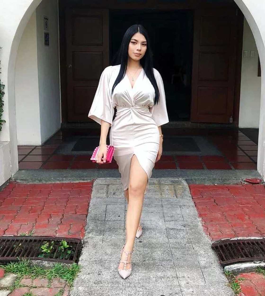 Maine Mendoza's curvaceous 'kambal' stuns netizens with her beauty Maine Mendoza's curvaceous 'kambal' stuns netizens with her beauty