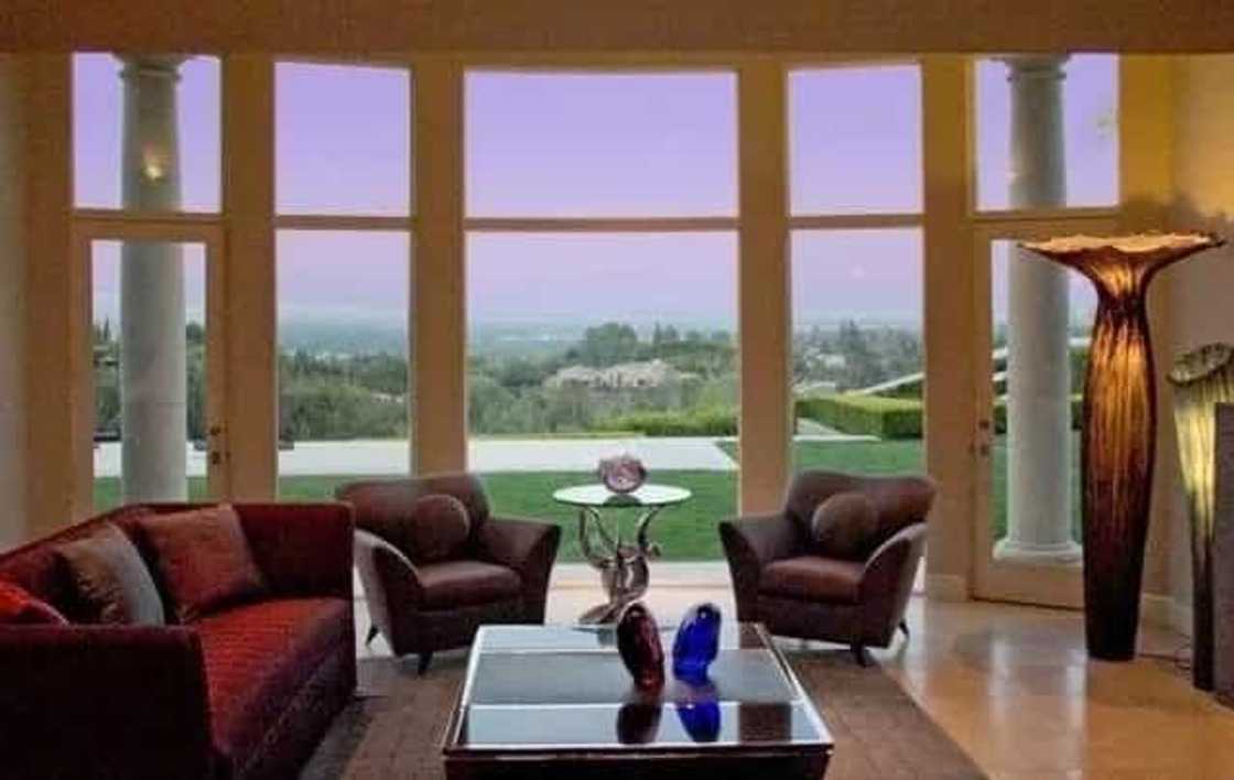 Nakakalula sa ganda! Dwayne ‘The Rock’ Johnson's house tour of his $3.4 million or P170M luxurious mansion Nakakalula sa ganda! Dwayne ‘The Rock’ Johnson's house tour of his $3.4 million or P170M luxurious mansion