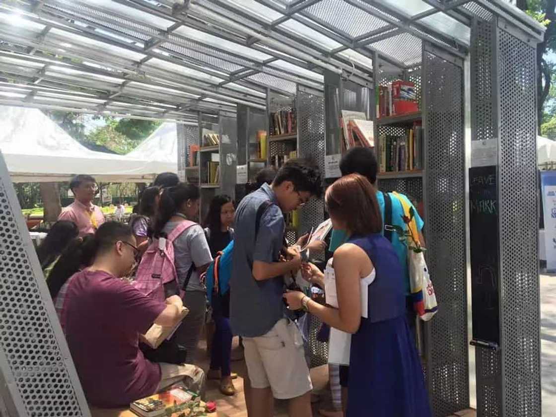 The Book Stop Project Proves Filipinos Are Readers The Book Stop Project Proves Filipinos Are Readers