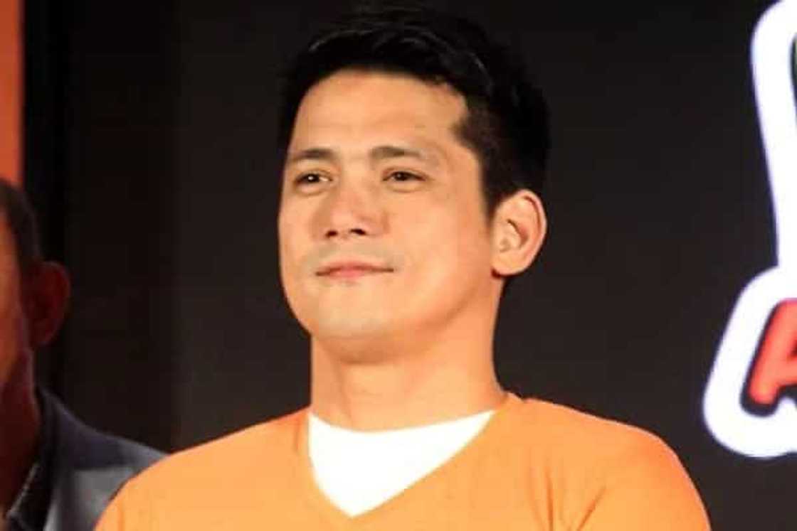 Robin Padilla, naluha nang inalala ang buhay niya noon sa Bilibid Robin Padilla, naluha nang inalala ang buhay niya noon sa Bilibid