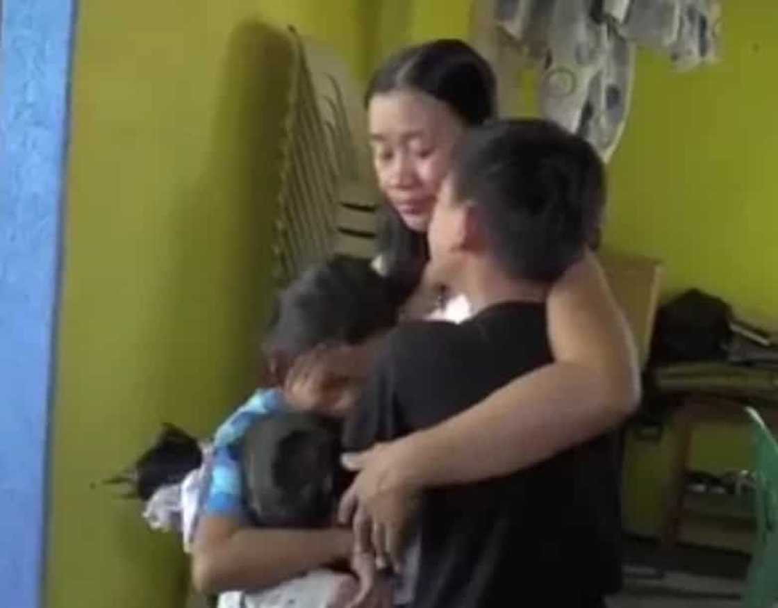 Makabagbag damdamin! Granny faints during an emotional farewell with grandchildren Makabagbag damdamin! Granny faints during an emotional farewell with grandchildren