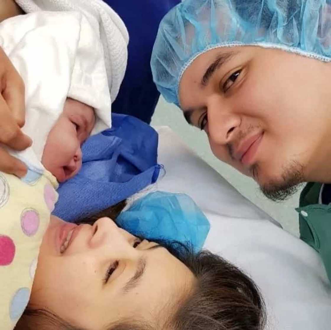 Mommy na rin siya! Mae dela Cerna of Mocha girls welcomes baby girl Mommy na rin siya! Mae dela Cerna of Mocha girls welcomes baby girl