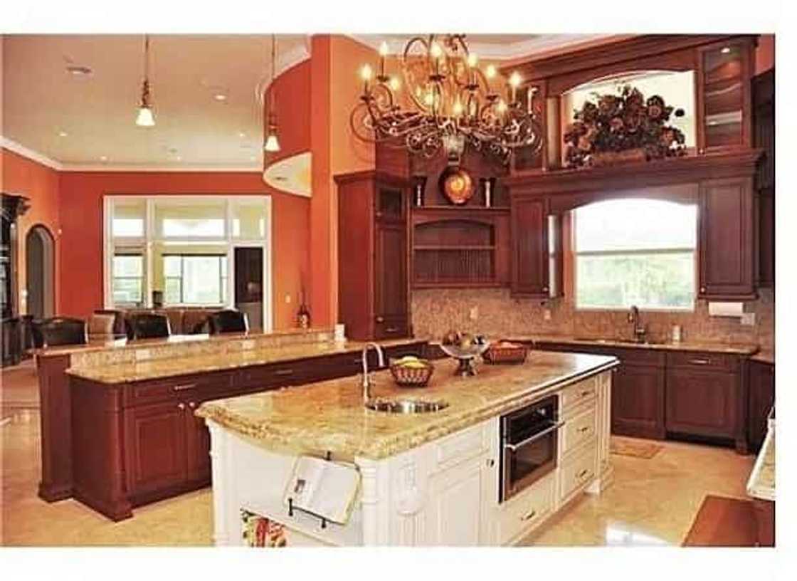 Nakakalula sa ganda! Dwayne ‘The Rock’ Johnson's house tour of his $3.4 million or P170M luxurious mansion Nakakalula sa ganda! Dwayne ‘The Rock’ Johnson's house tour of his $3.4 million or P170M luxurious mansion