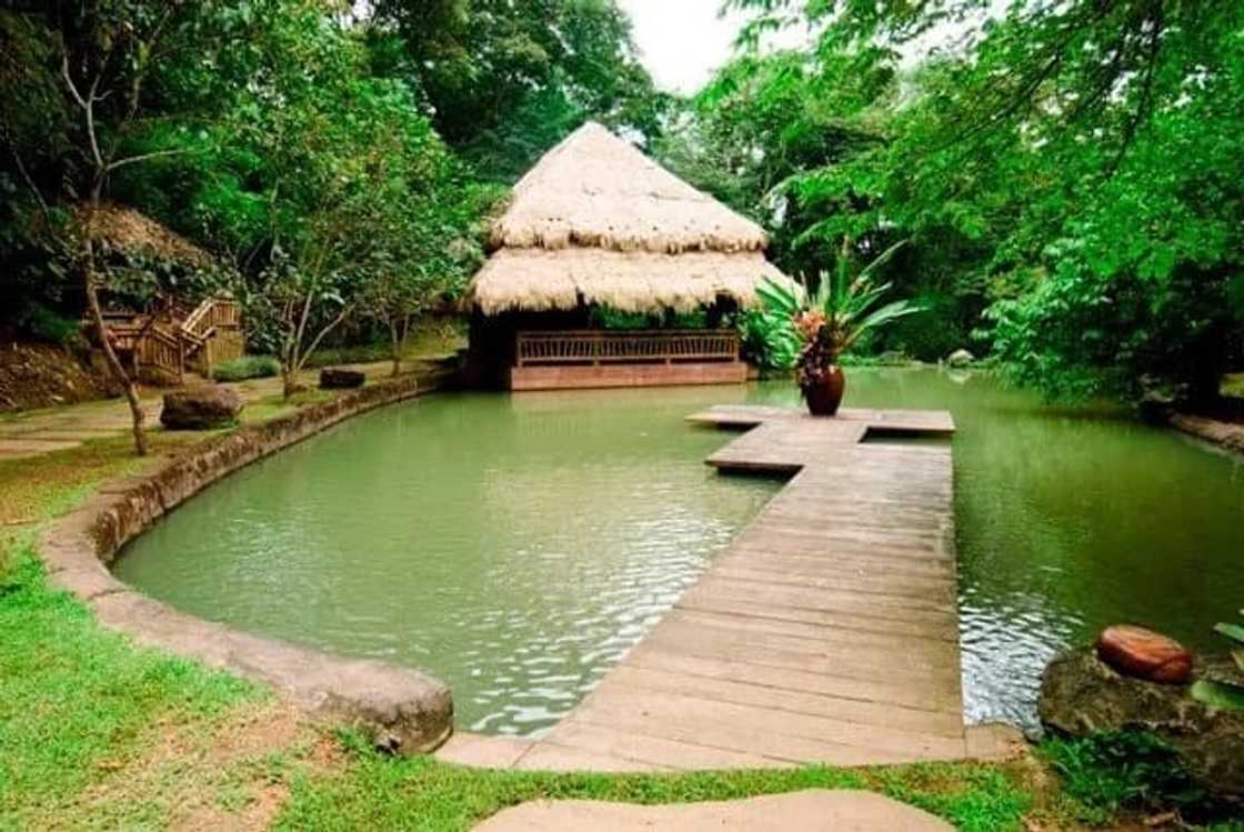 Bongga! Ang makasaysayang bahay at rest house ni Mayor Erap Estrada Bongga! Ang makasaysayang bahay at rest house ni Mayor Erap Estrada