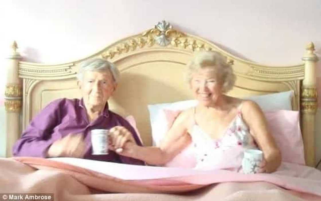 91-year-old-man-drink-urine-stay-young-healthy 91-year-old-man-drink-urine-stay-young-healthy