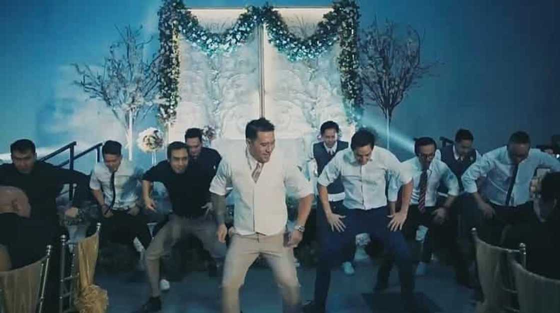 Manoeuvres reunion wedding performance surprises bride to the highest level Manoeuvres reunion wedding performance surprises bride to the highest level