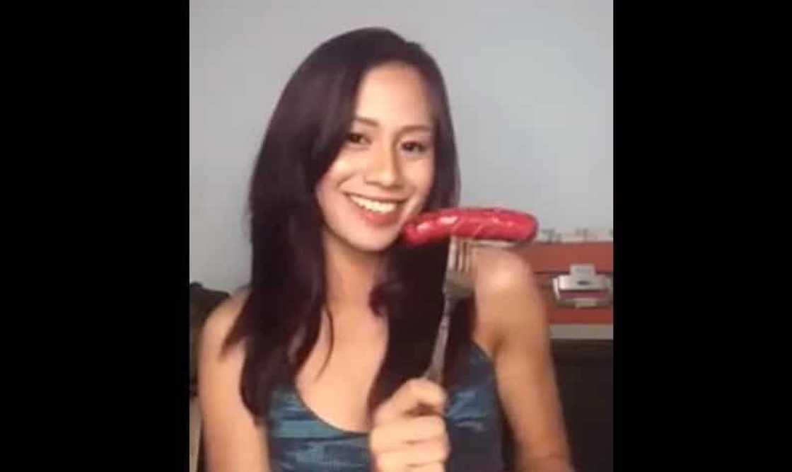 #HotDogChallenge Girl goes viral #HotDogChallenge Girl goes viral