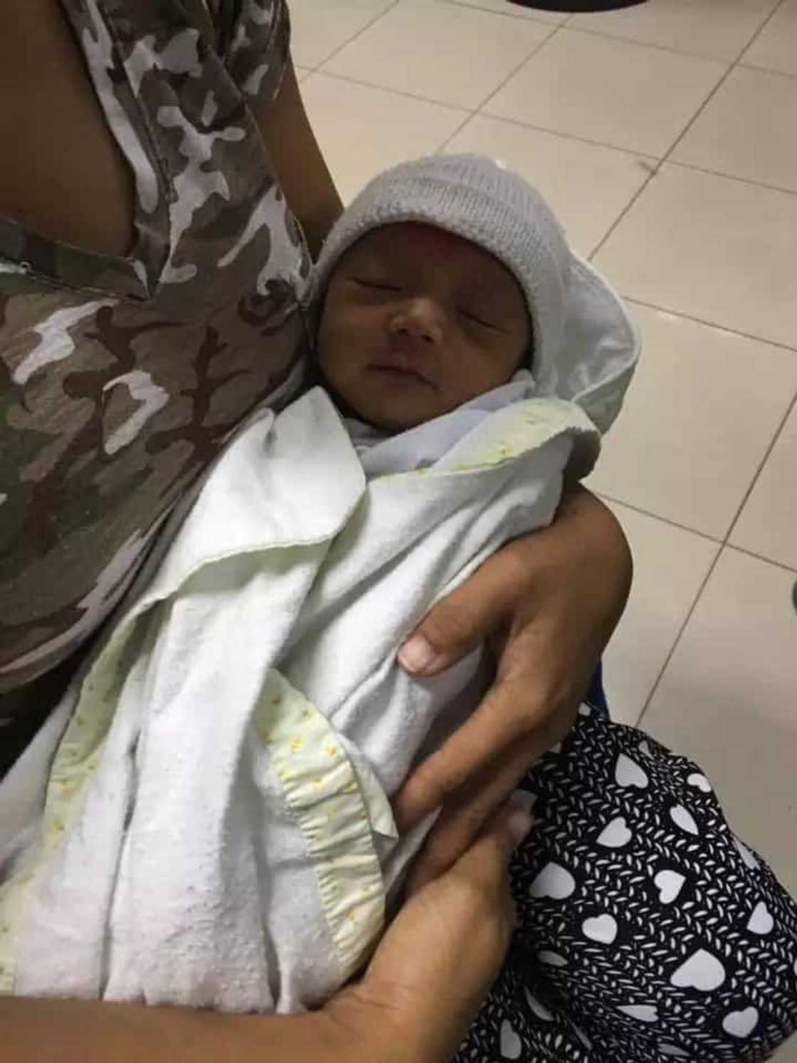 Dead baby returns to life through the intercession of St. Teresa Dead baby returns to life through the intercession of St. Teresa