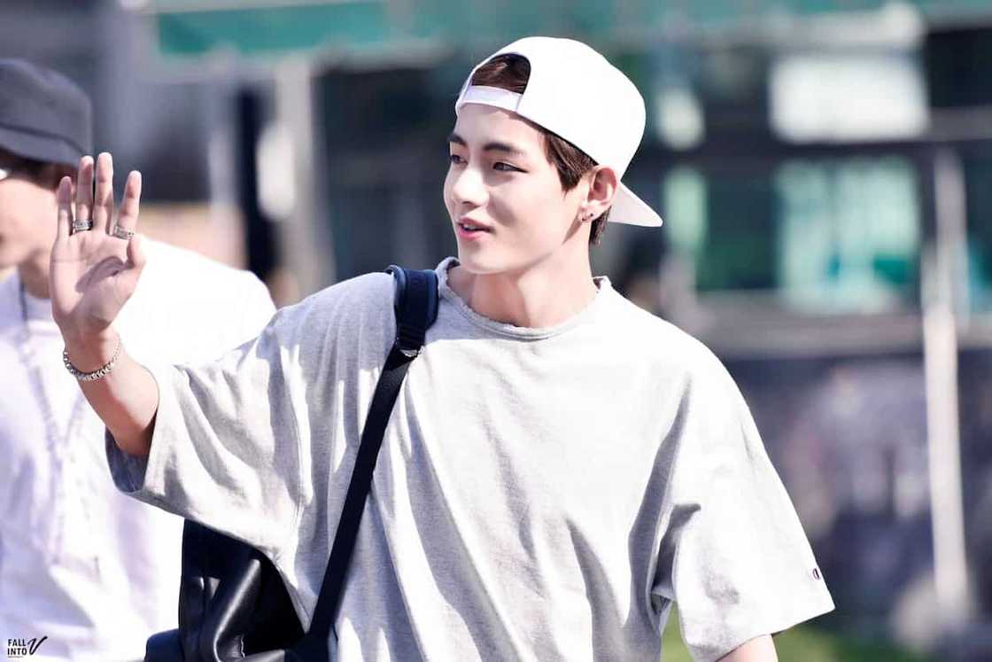 Top 10 most handsome K-Pop Idols of 2017 - These gorgeous heartthrobs are serenading all the ladies in the world. Top 10 most handsome K-Pop Idols of 2017 - These gorgeous heartthrobs are serenading all the ladies in the world.