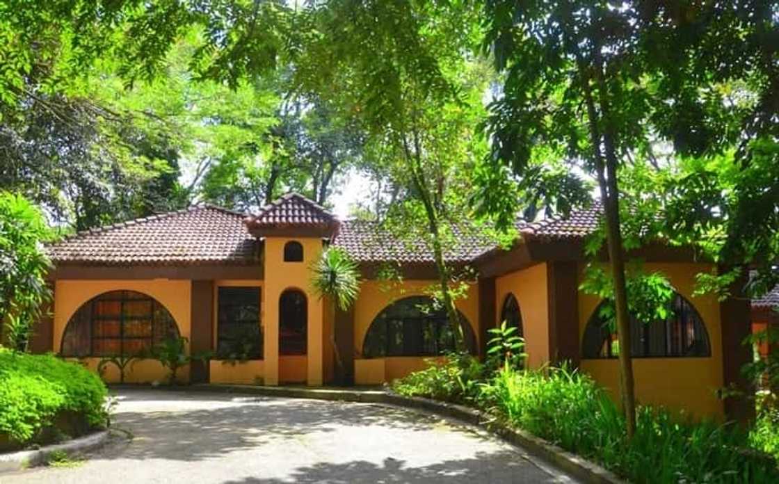 Bongga! Ang makasaysayang bahay at rest house ni Mayor Erap Estrada Bongga! Ang makasaysayang bahay at rest house ni Mayor Erap Estrada