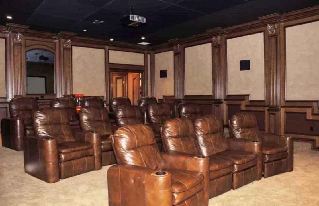 Nakakalula sa ganda! Dwayne ‘The Rock’ Johnson's house tour of his $3.4 million or P170M luxurious mansion Nakakalula sa ganda! Dwayne ‘The Rock’ Johnson's house tour of his $3.4 million or P170M luxurious mansion