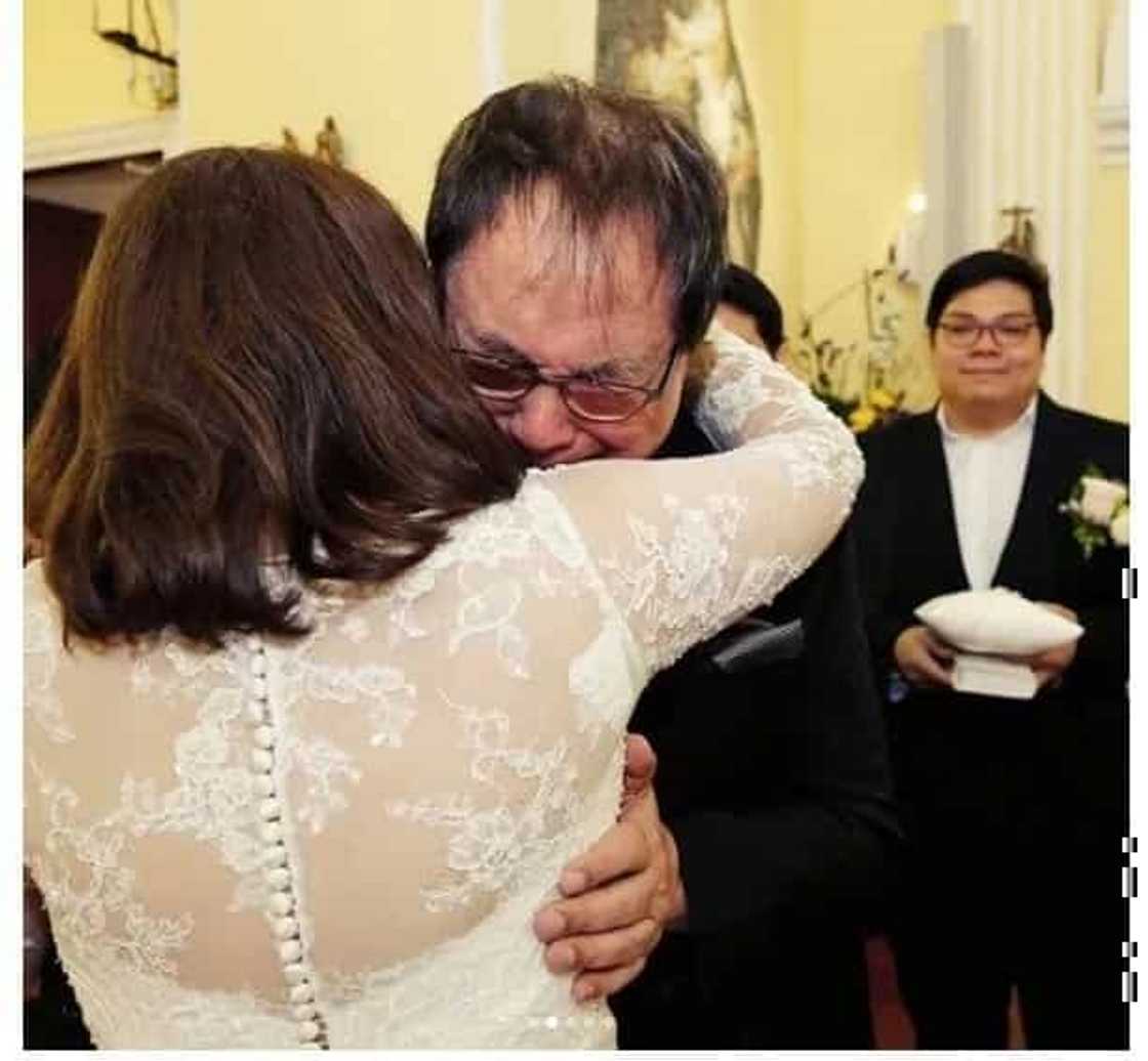 Heartwarming photos of Joey de Leon & Eileen Macapagal’s church wedding go viral Heartwarming photos of Joey de Leon & Eileen Macapagal’s church wedding go viral