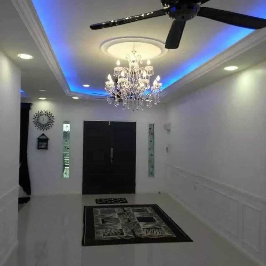 Pa-humble pa! Simpleng bahay sa labas, mala-mansion daw ang loob Pa-humble pa! Simpleng bahay sa labas, mala-mansion daw ang loob