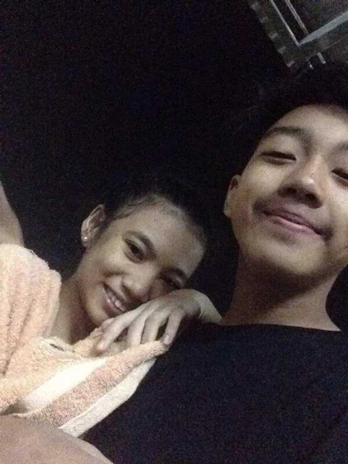 Sa sakit man o kalusugan! Teenage girlfriend earned heaps of praises for taking care of her bedridden boyfriend with brain injury Sa sakit man o kalusugan! Teenage girlfriend earned heaps of praises for taking care of her bedridden boyfriend with brain injury