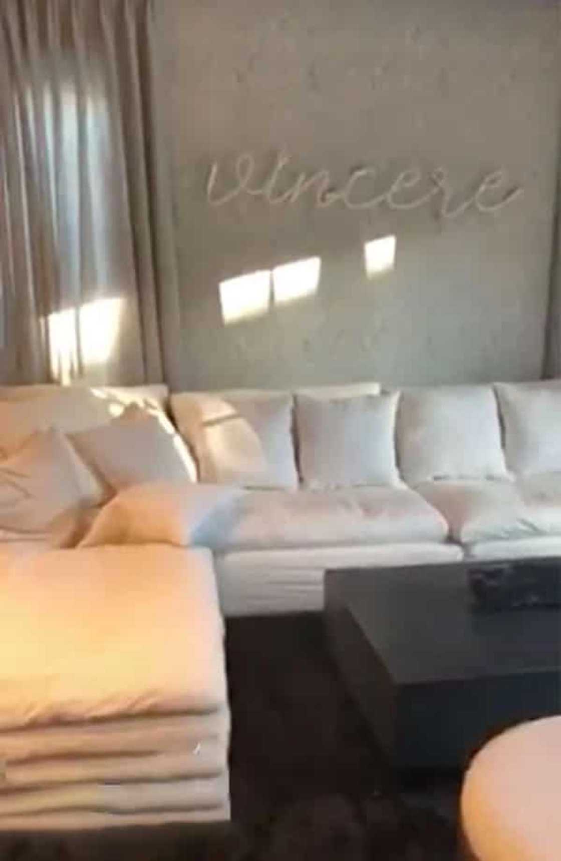 Pinoy daw ang nakatira! Pasilip sa PHP176M mansion ni Kylie Jenner Pinoy daw ang nakatira! Pasilip sa PHP176M mansion ni Kylie Jenner