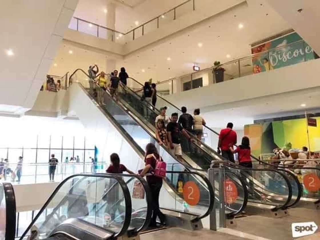 Sugod na mga taga Silangan! Photos of the newly opened Ayala Malls Feliz in Marcos Highway Sugod na mga taga Silangan! Photos of the newly opened Ayala Malls Feliz in Marcos Highway