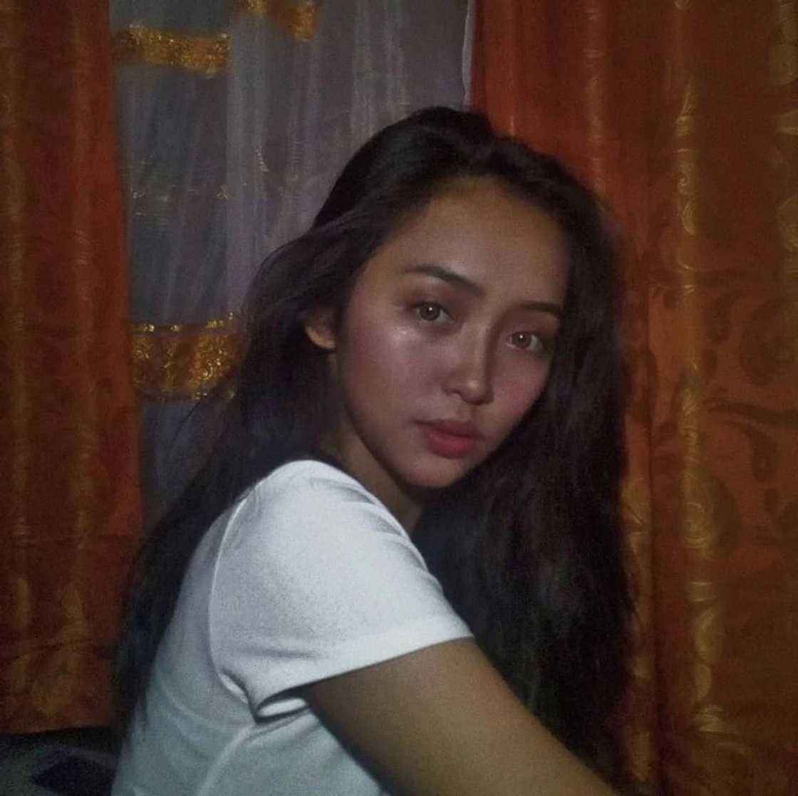 Agaw atensyon si Patricia Jhoy dahil sa sobrang hawig niya kay Kathryn Bernardo Agaw atensyon si Patricia Jhoy dahil sa sobrang hawig niya kay Kathryn Bernardo