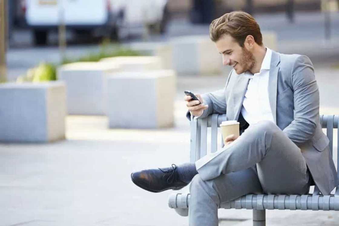 Your brains gets new waves when you text and it can kill you! Your brains gets new waves when you text and it can kill you!