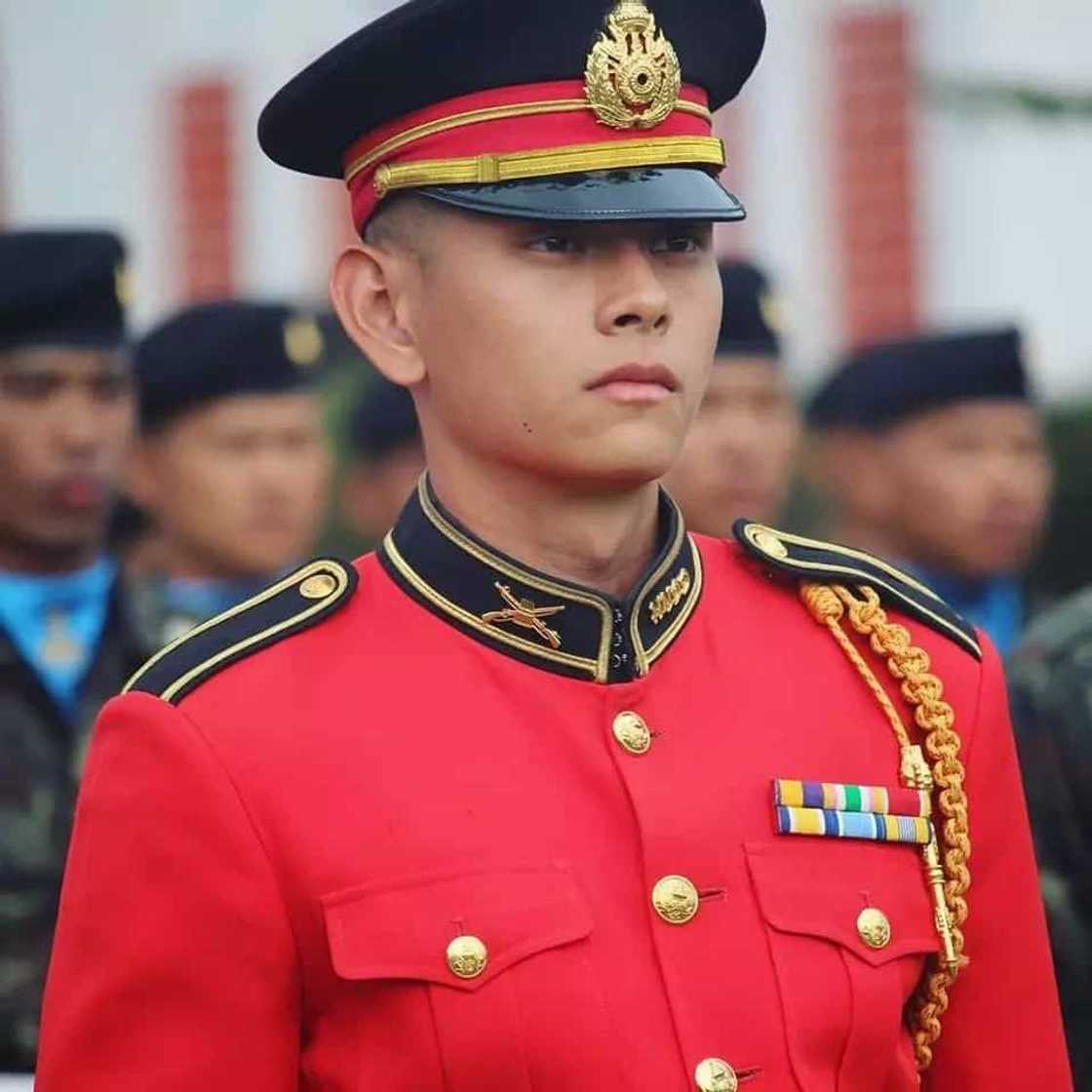 He is believed to be the most handsome soldier there is...this is the reason why He is believed to be the most handsome soldier there is...this is the reason why