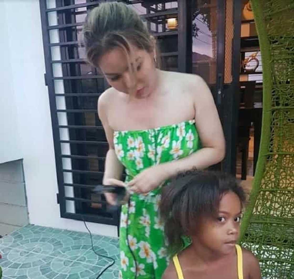 Pinay Single mom, nangunguna sa pagtulong sa mga kababayan nag-ampon pa ng 2 batang aeta Pinay Single mom, nangunguna sa pagtulong sa mga kababayan nag-ampon pa ng 2 batang aeta