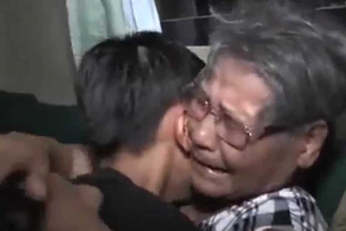 Makabagbag damdamin! Granny faints during an emotional farewell with grandchildren Makabagbag damdamin! Granny faints during an emotional farewell with grandchildren