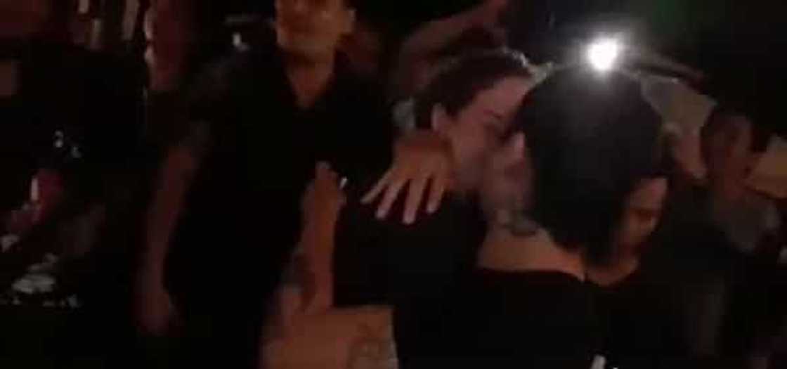 Ellen Adarna, Baste Duterte kiss in public months after their breakup! Ellen sings “Pero Atik Ra” short-lived relationship with the Presid Ellen Adarna, Baste Duterte kiss in public months after their breakup! Ellen sings “Pero Atik Ra” short-lived relationship with the Presid