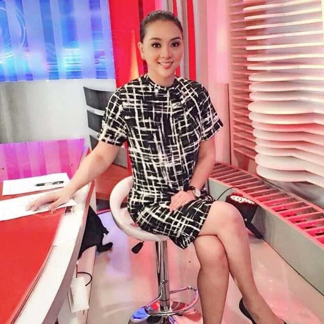 Top 10 most popular female journalists in the Philippines. These are the most notable female reporters and newscasters in the Philippines. Top 10 most popular female journalists in the Philippines. These are the most notable female reporters and newscasters in the Philippines.