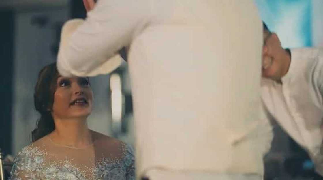 Manoeuvres reunion wedding performance surprises bride to the highest level Manoeuvres reunion wedding performance surprises bride to the highest level