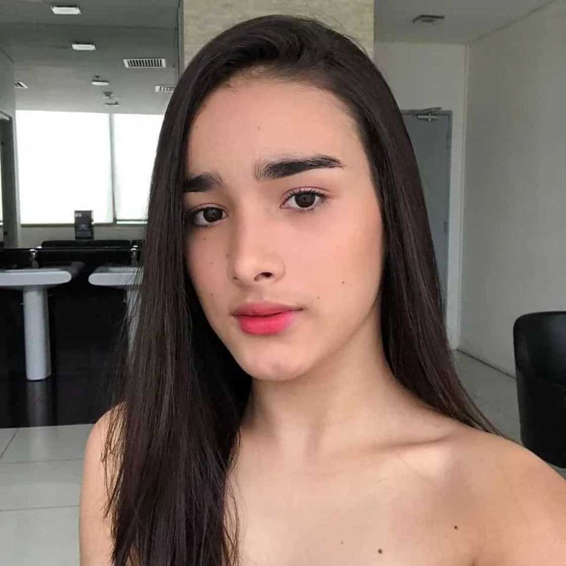 Kapuso star Hailey Mendes, mukhang pinaghalong Nancy ng Momoland at Liza Soberano