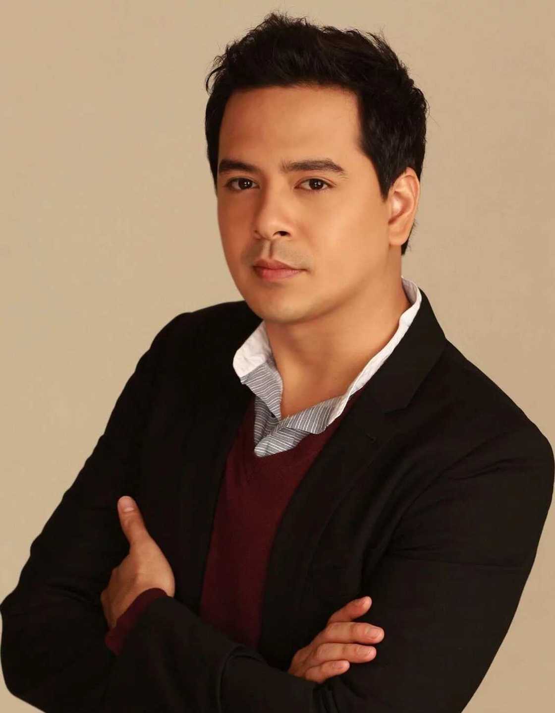 The women in Lloydie's life. Tracking down the ladies of the Box-Office King & the Best Actor, John Lloyd Cruz! The women in Lloydie's life. Tracking down the ladies of the Box-Office King & the Best Actor, John Lloyd Cruz!