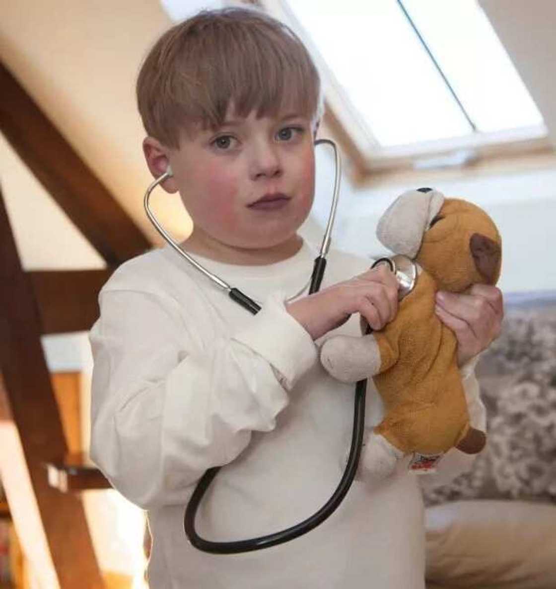 Kid born with half a heart dies at the age of 9 Kid born with half a heart dies at the age of 9