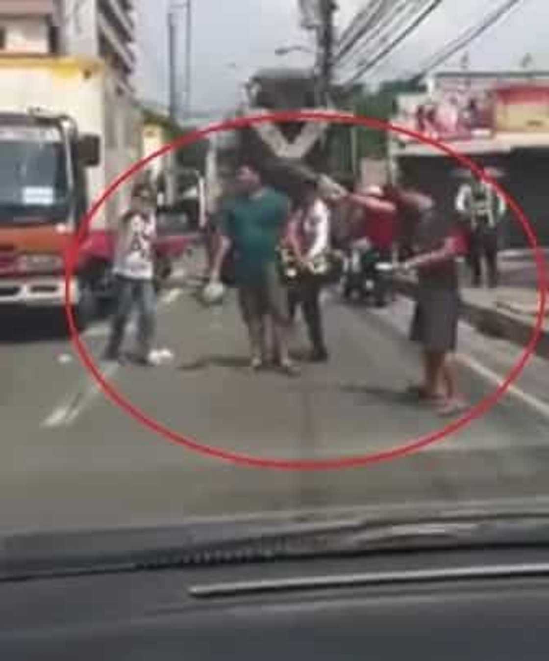 Road rage in Novaliches QC caught on video, went viral Road rage in Novaliches QC caught on video, went viral
